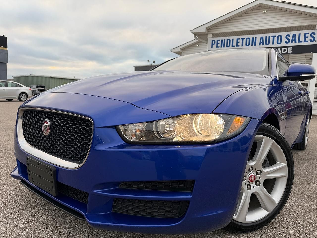 2017 JAGUAR XE