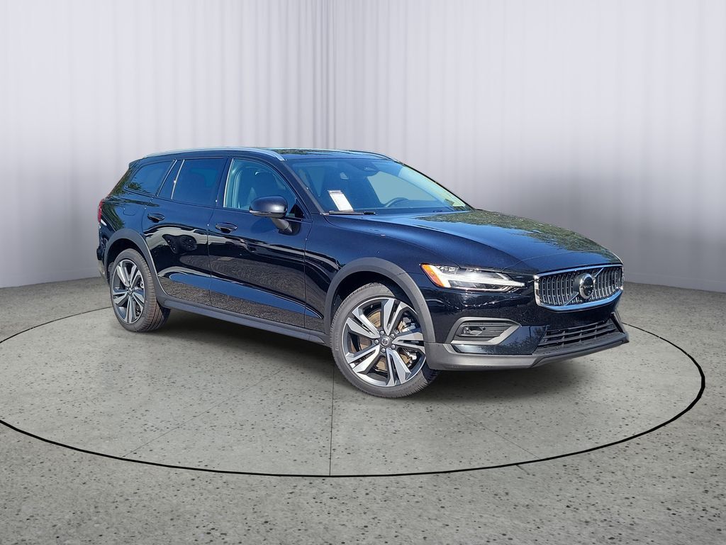 2026 VOLVO V60CC