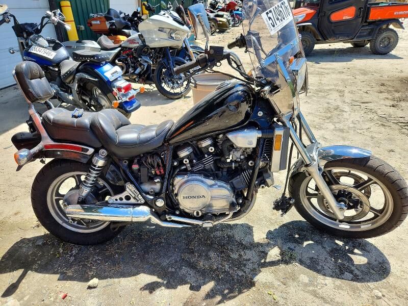 1986 HONDA VF700C
