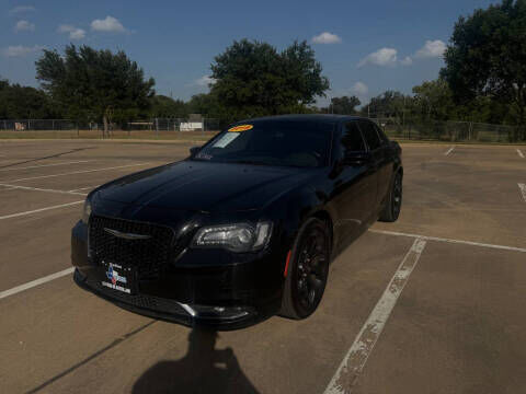 2019 CHRYSLER 300