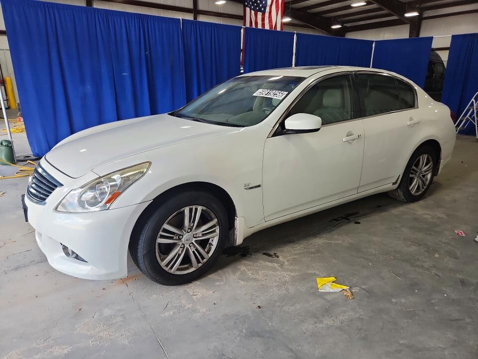 2015 INFINITI Q40