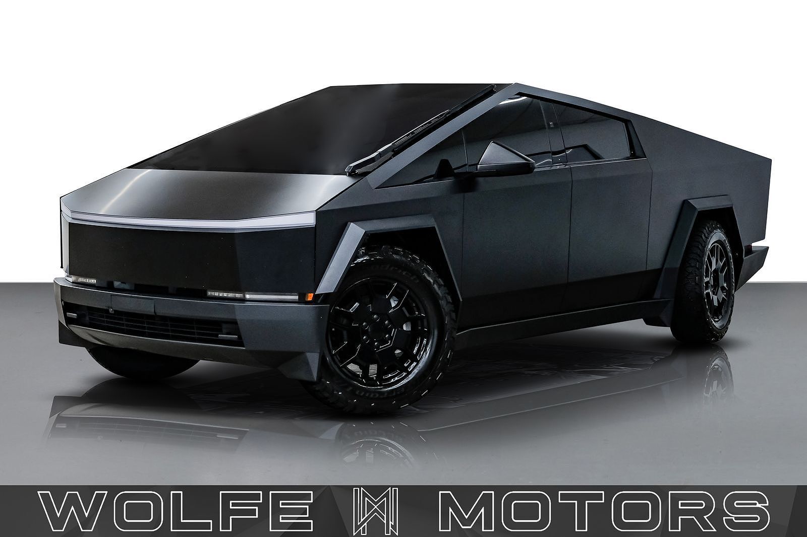 2024 TESLA Cybertruck