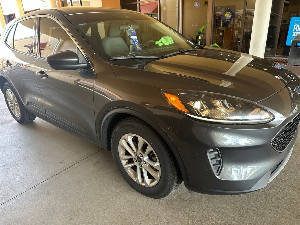 2020 FORD Escape