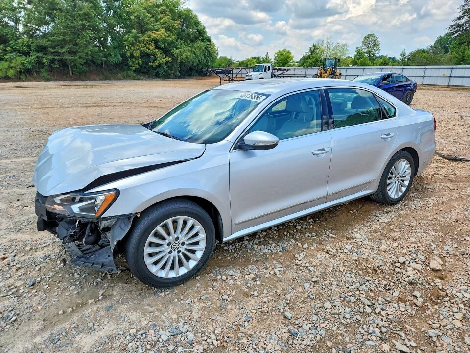 2016 VOLKSWAGEN Passat