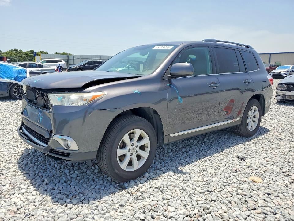 2013 TOYOTA Highlander