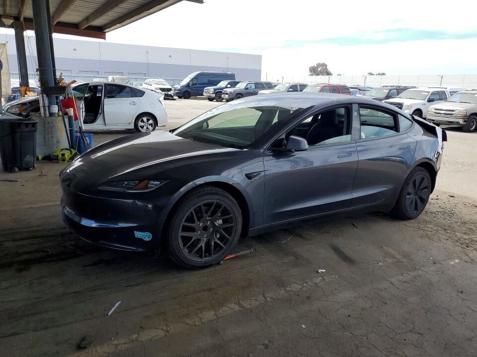 2024 TESLA Model 3