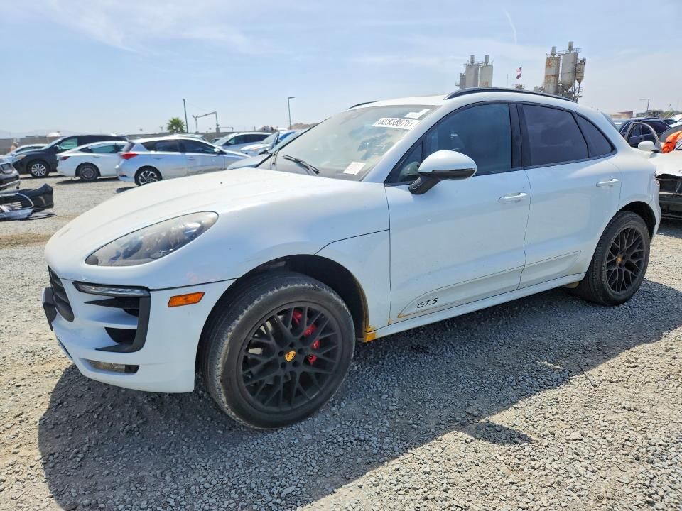 2017 PORSCHE Macan