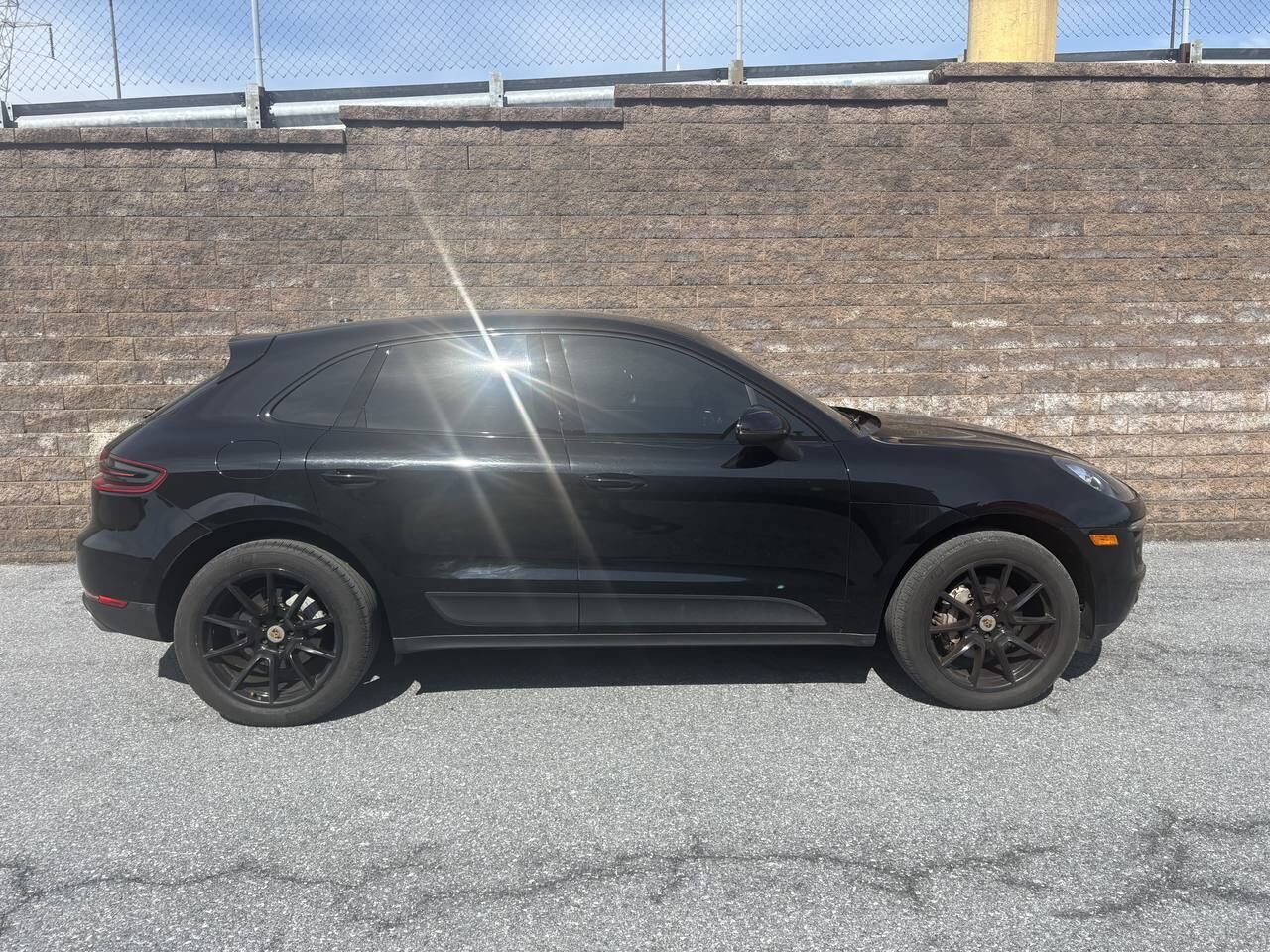 2016 PORSCHE Macan