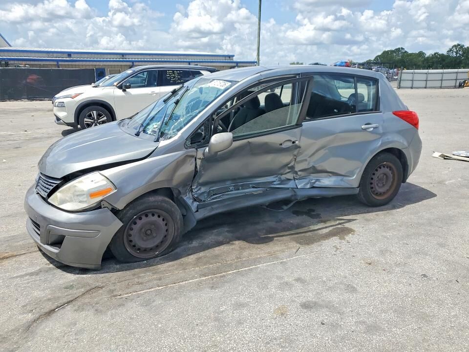 2010 NISSAN Versa