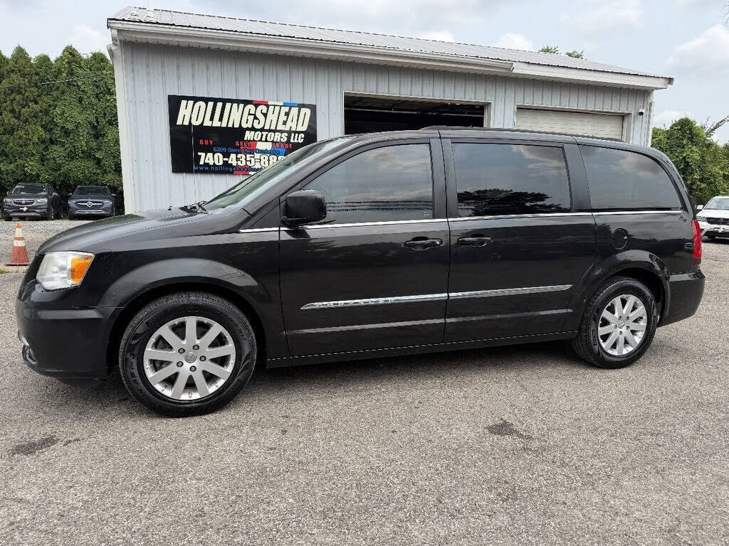 2014 CHRYSLER Town and Country