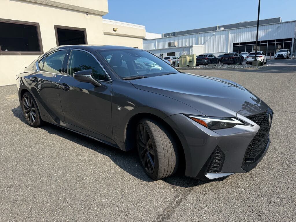2024 LEXUS IS