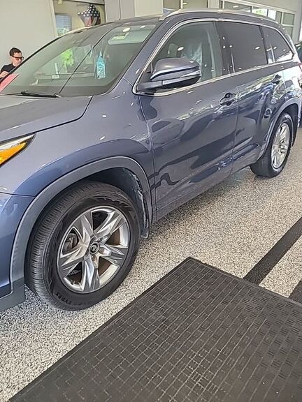 2017 TOYOTA Highlander