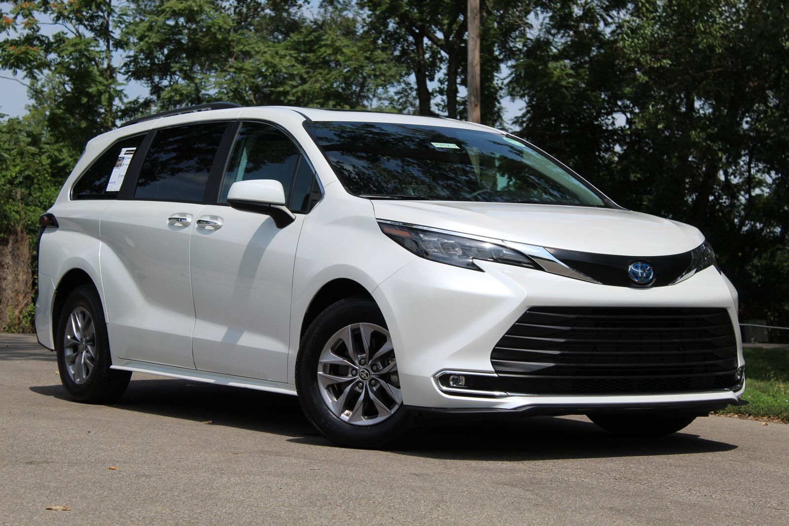 2024 TOYOTA Sienna