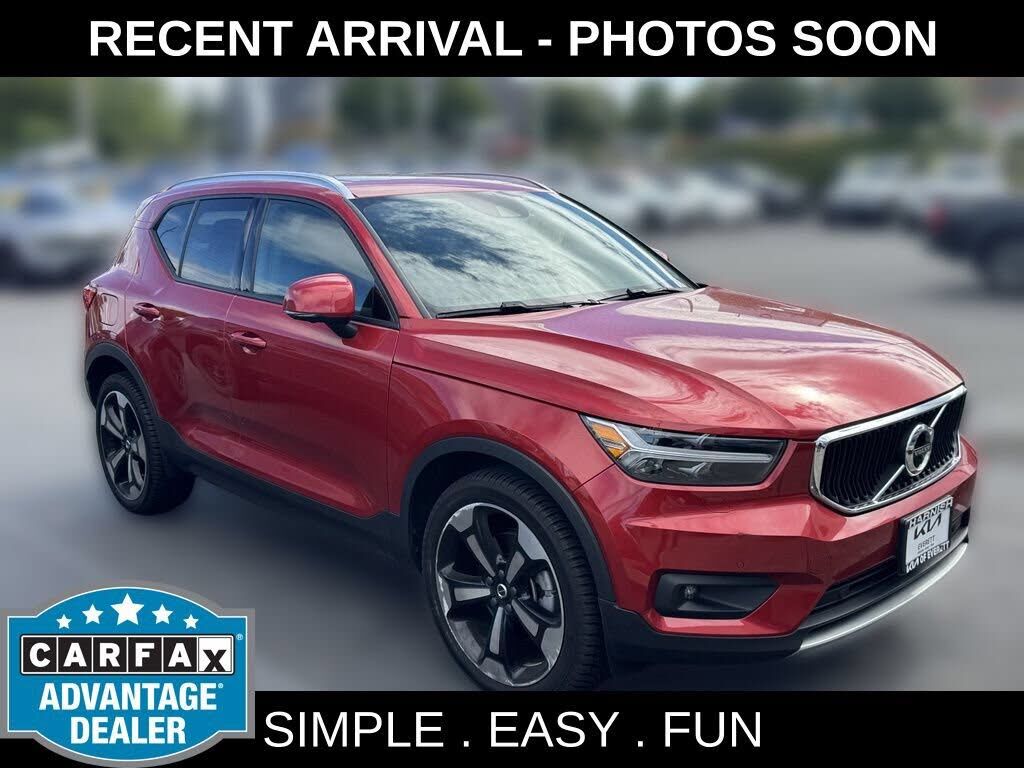 2021 VOLVO XC40