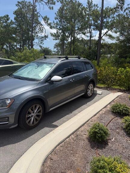2017 VOLKSWAGEN Golf Alltrack