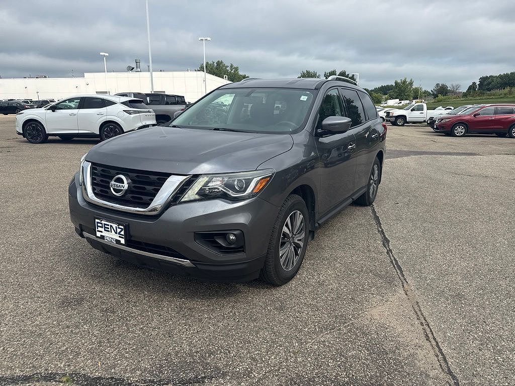 2017 NISSAN Pathfinder