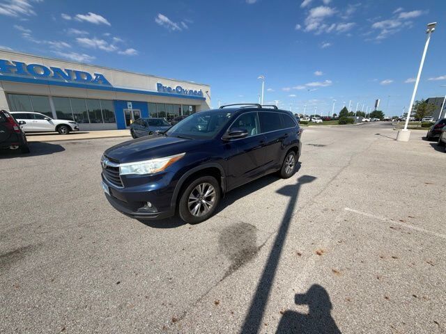 2016 TOYOTA Highlander