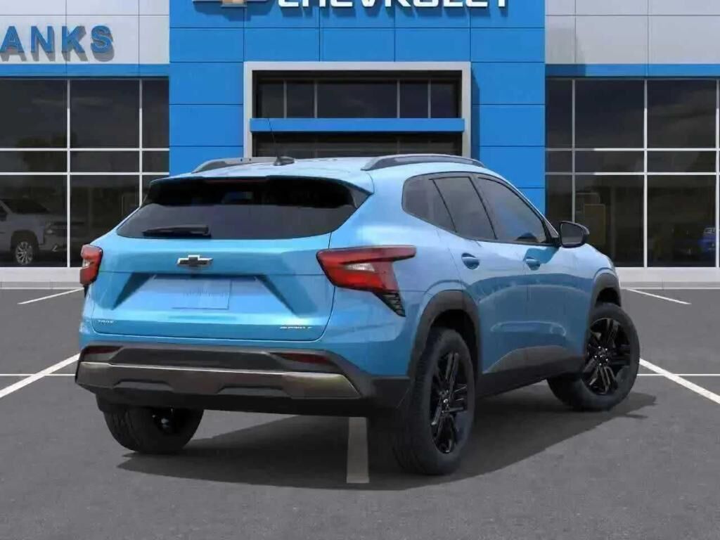 2026 CHEVROLET Trax