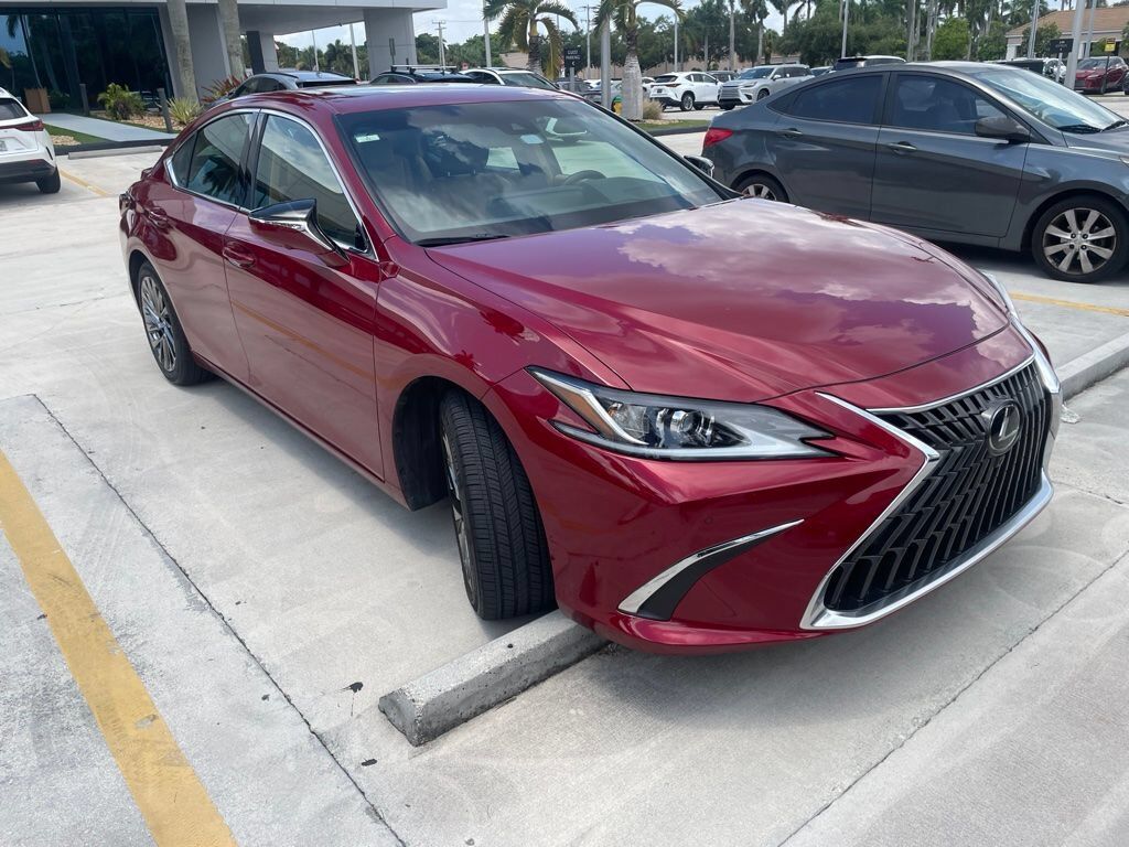 2025 LEXUS ES