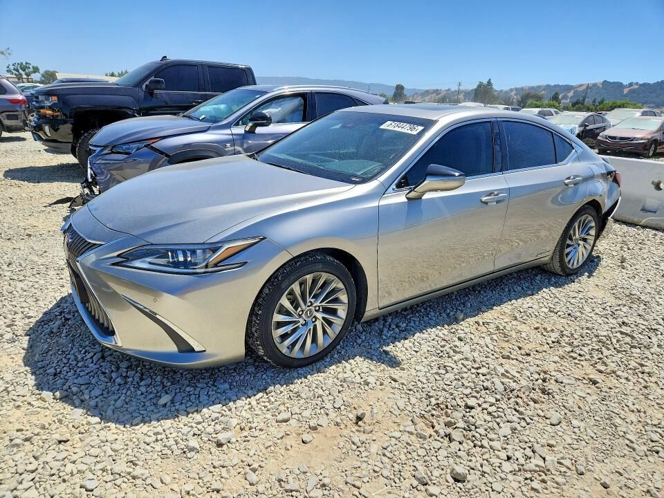 2020 LEXUS ES