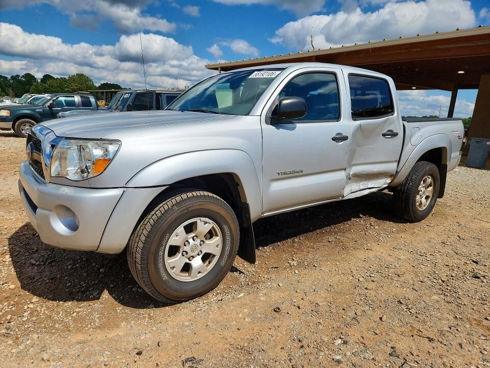 2011 TOYOTA Tacoma