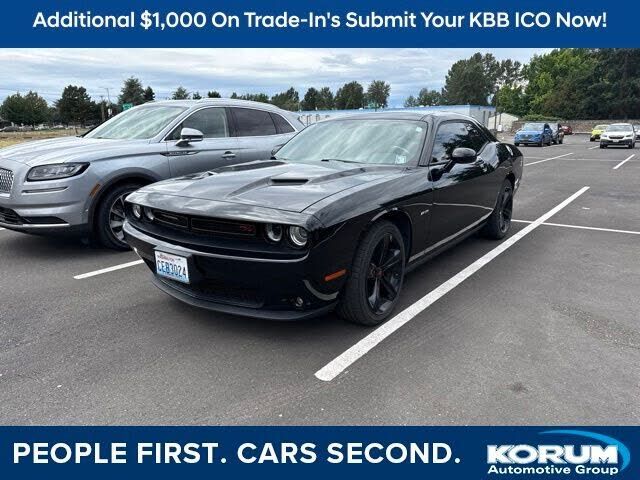 2017 DODGE Challenger