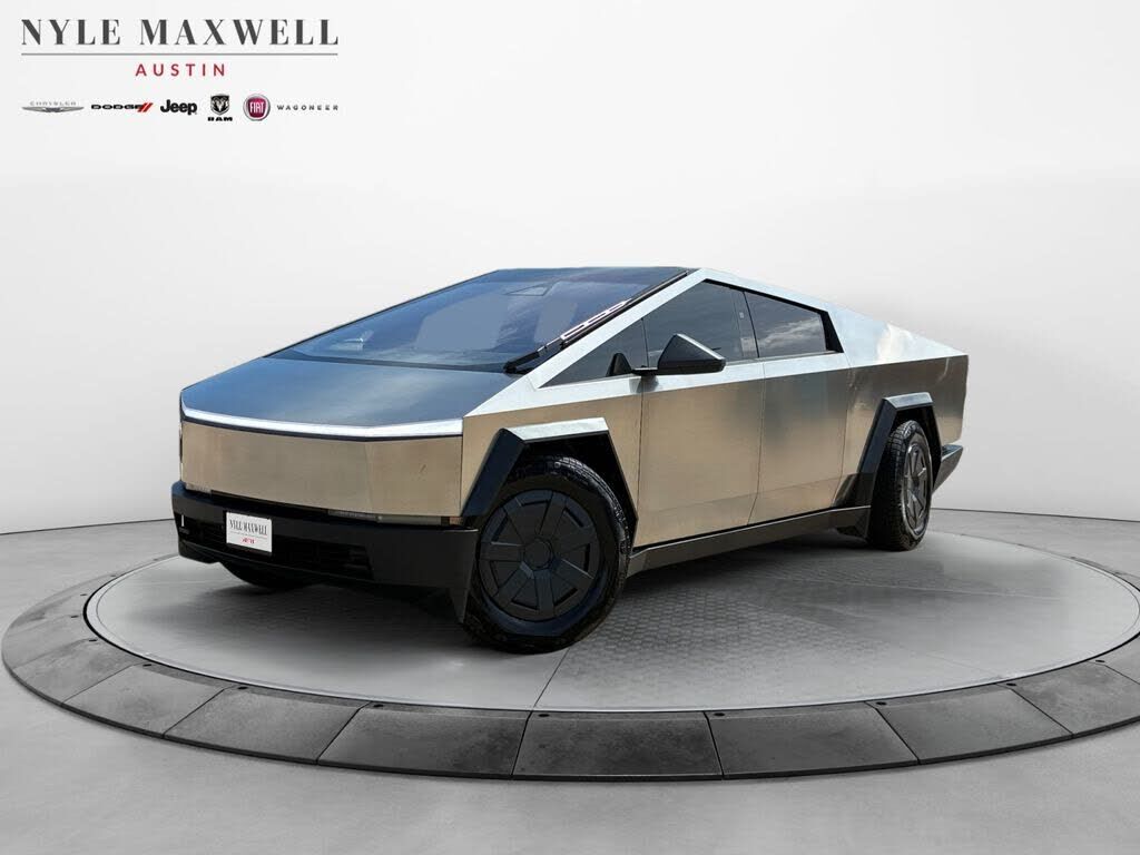 2025 TESLA Cybertruck