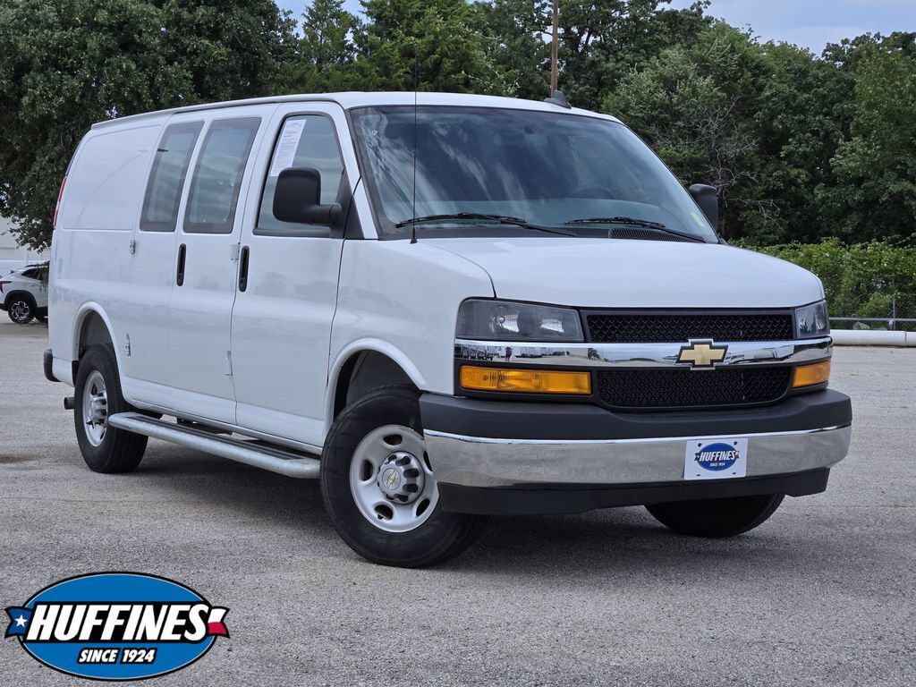 2025 CHEVROLET Express