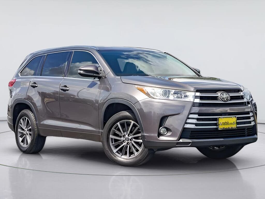 2017 TOYOTA Highlander