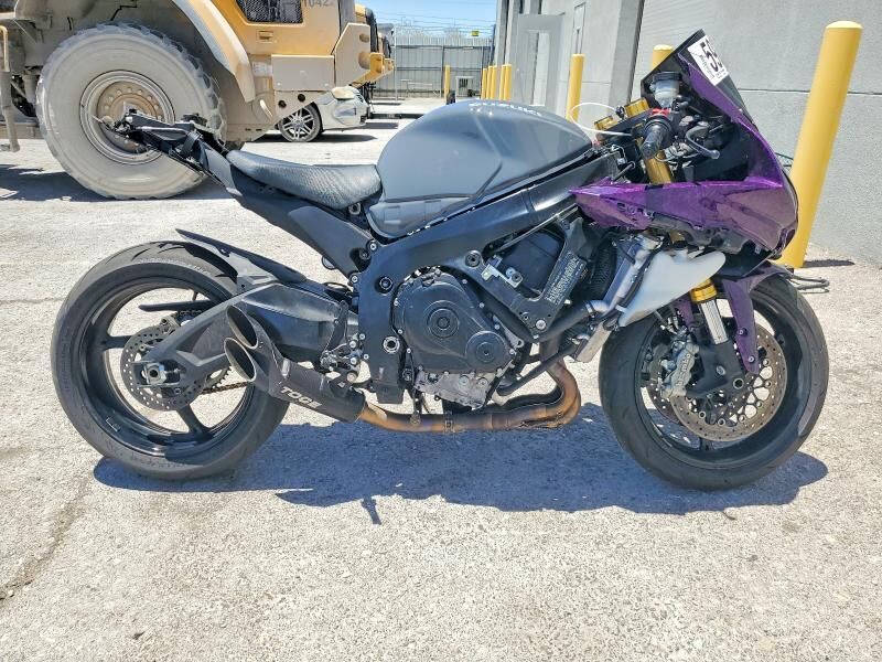 2025 SUZUKI GSX-R750