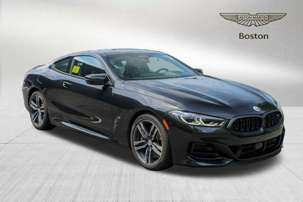 2023 BMW M8