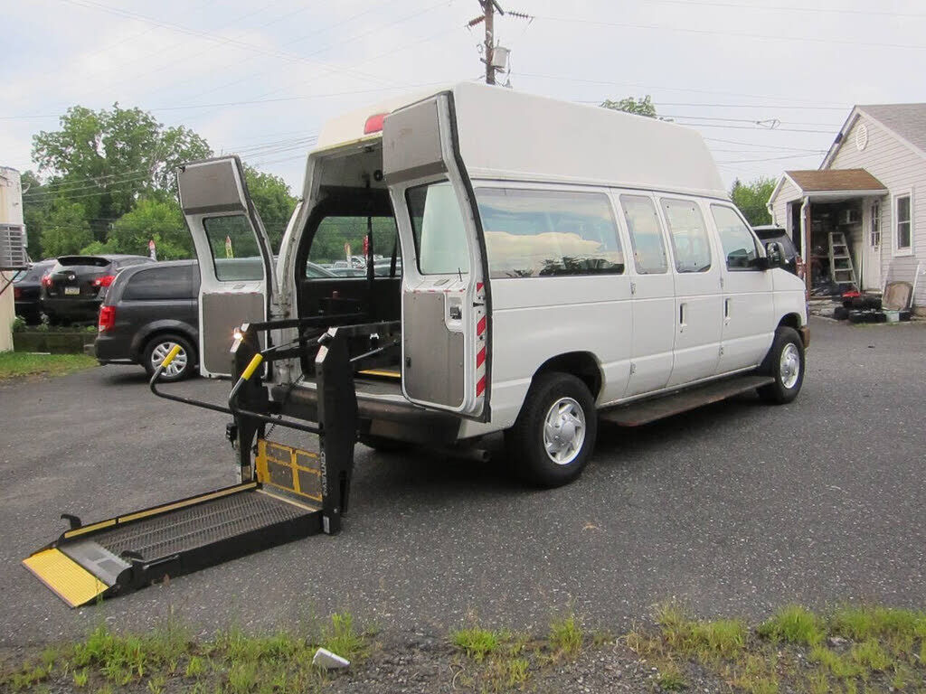 2010 FORD E-250