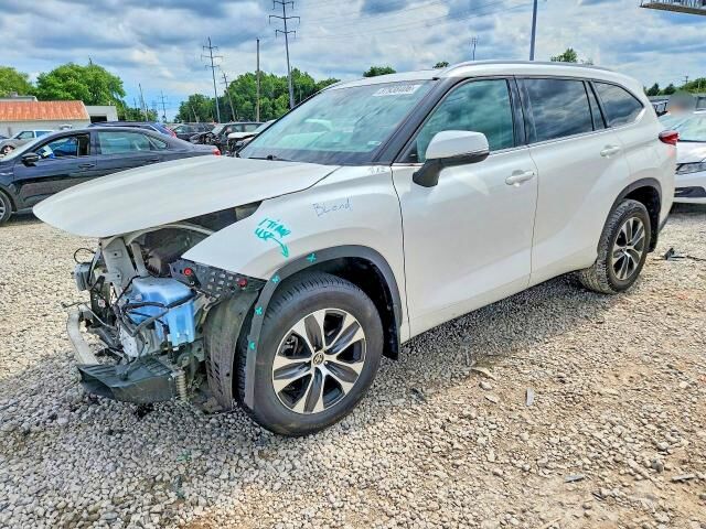 2021 TOYOTA Highlander