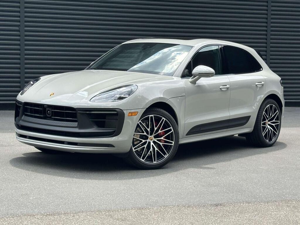 2026 PORSCHE Macan