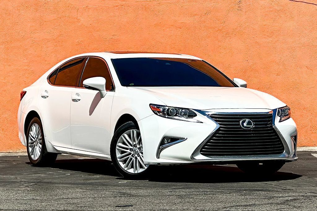 2017 LEXUS ES