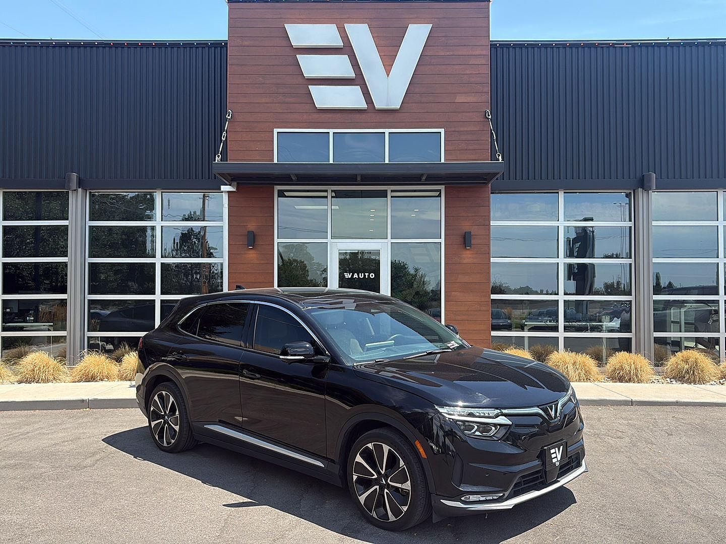 2023 VINFAST VF 8