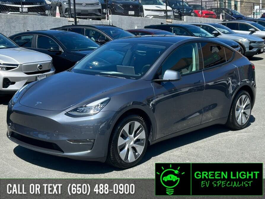 2022 TESLA Model Y
