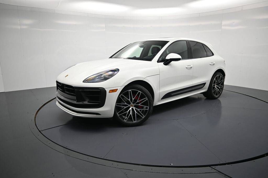 2023 PORSCHE Macan