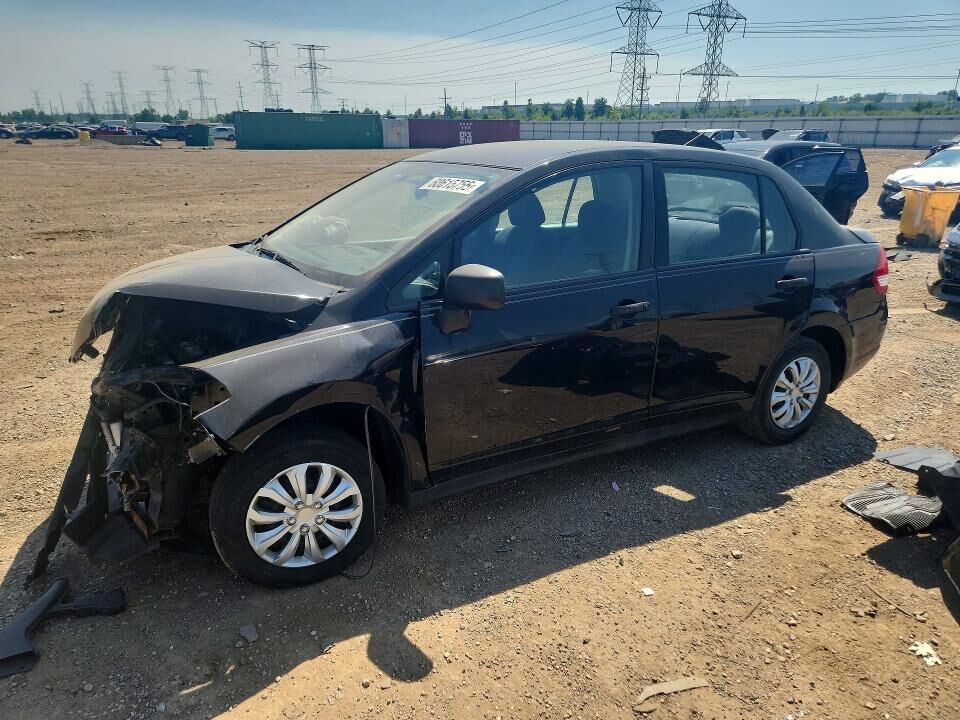 2011 NISSAN Versa