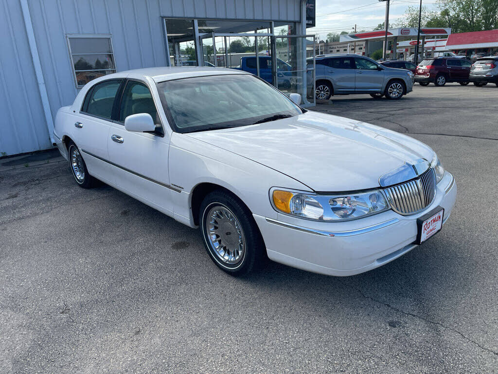 2000 LINCOLN Town Car