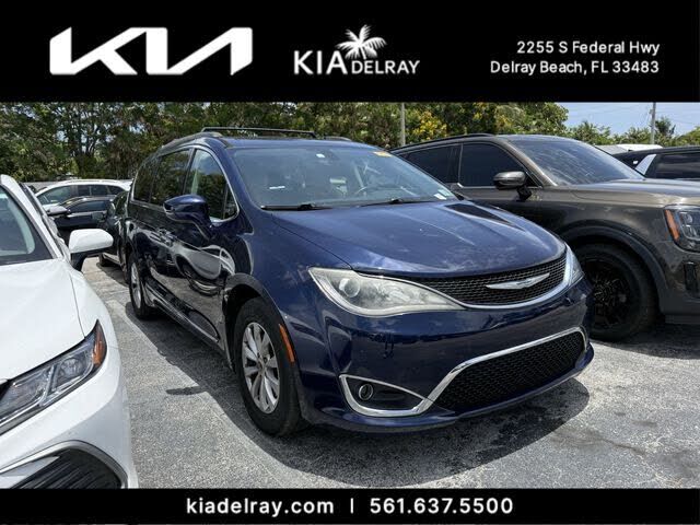 2017 CHRYSLER Pacifica