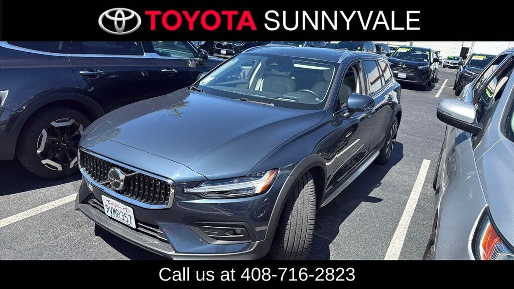 2024 VOLVO V60CC