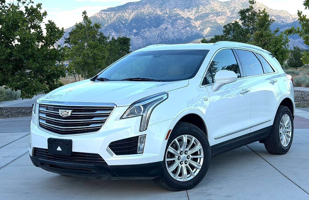 2017 CADILLAC XT5