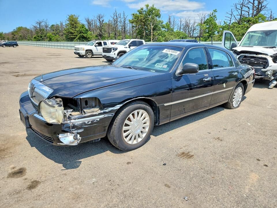2004 LINCOLN Town Car