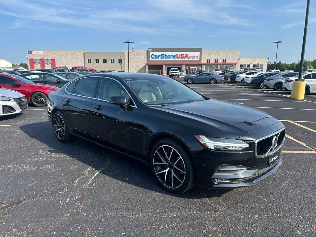 2018 VOLVO S90