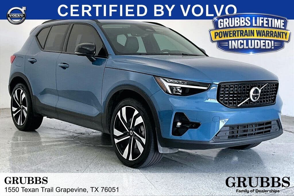 2024 VOLVO XC40