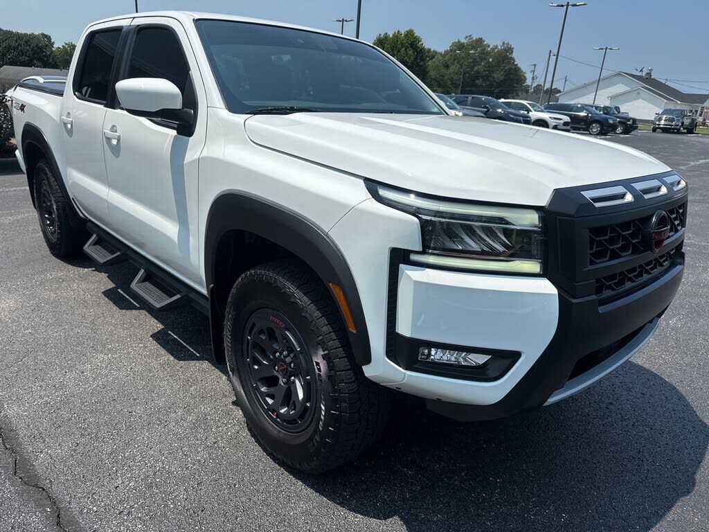 2025 NISSAN Frontier