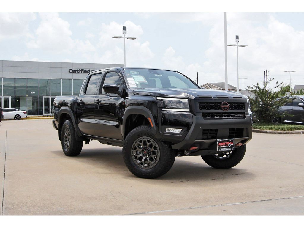 2026 NISSAN Frontier