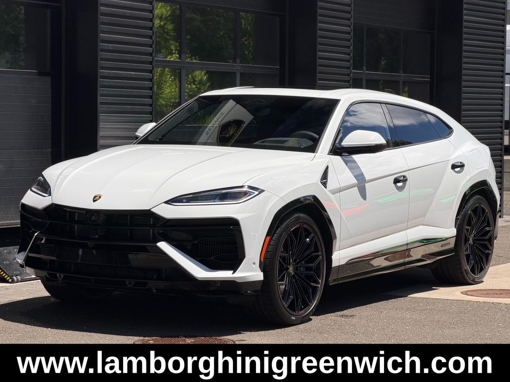 2026 LAMBORGHINI URUS