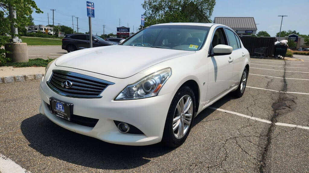 2015 INFINITI Q40